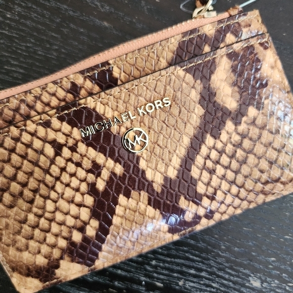 Micheal Kors snake print card holder like new - Picture 5 of 5